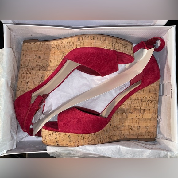 BRAND NEW RedTop Red Suede Platform Wedge Sandals - Picture 7 of 8